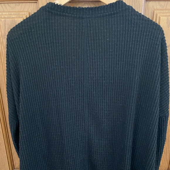 URBAN OUTFITTERS Black Button Up Shirt 🖤 - Picture 7 of 8